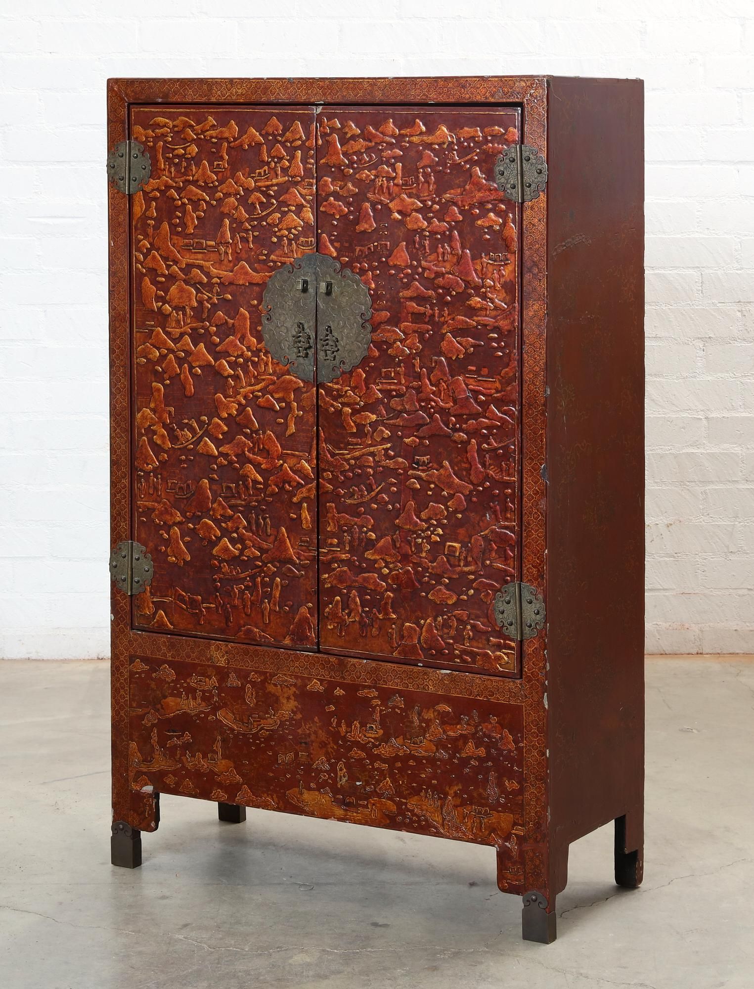 A CHINESE RED AND GILT LACQUERED 2fb2872