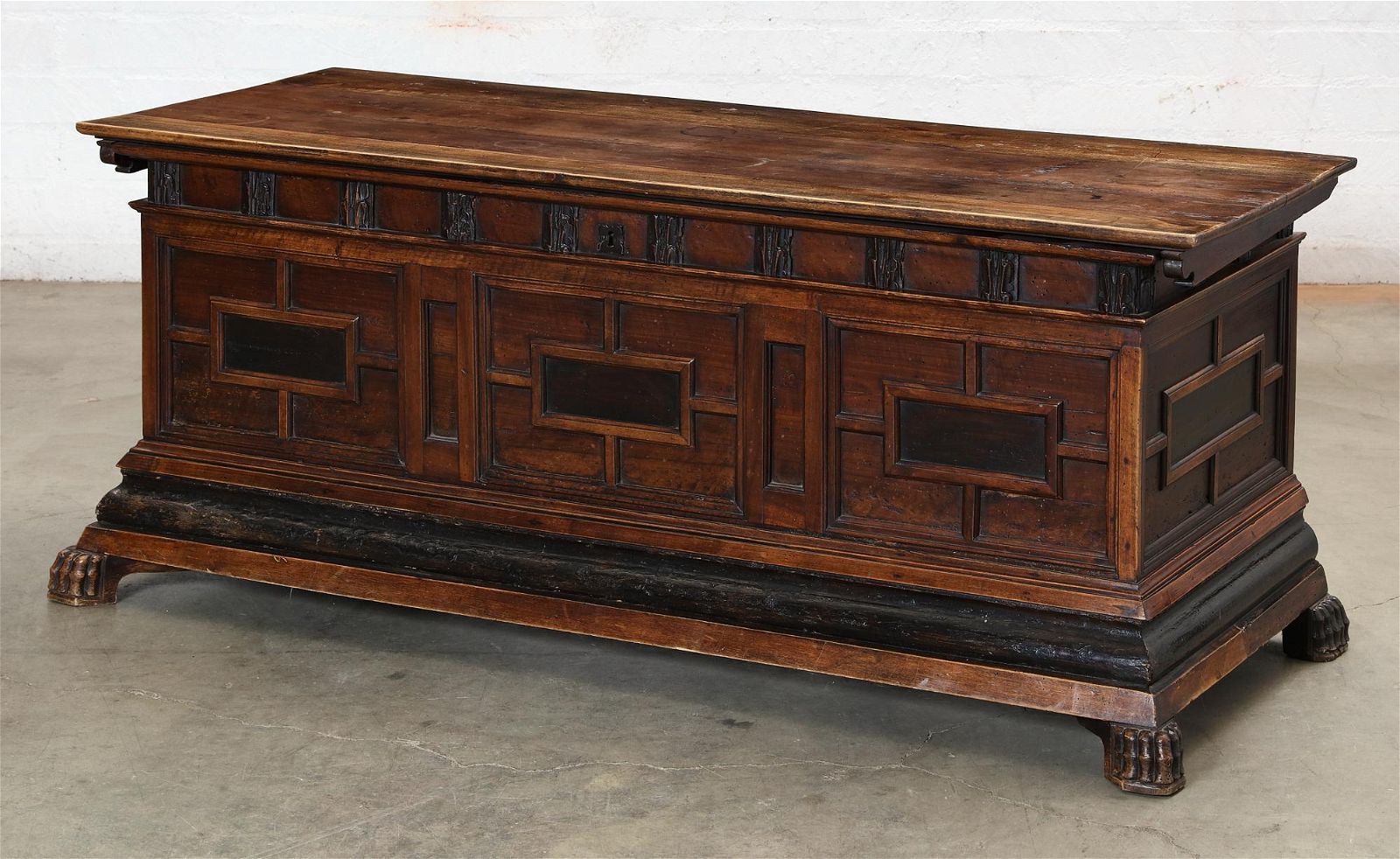 AN ITALIAN BAROQUE STYLE CEDAR 2fb2952