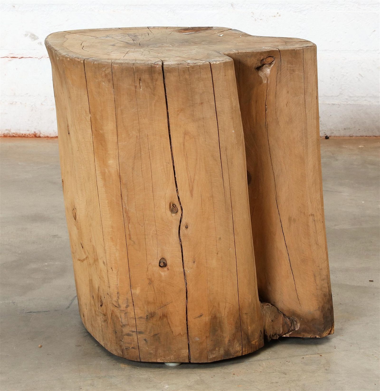 A HARDWOOD TRUNK SECTION PEDESTAL 2fb2a87