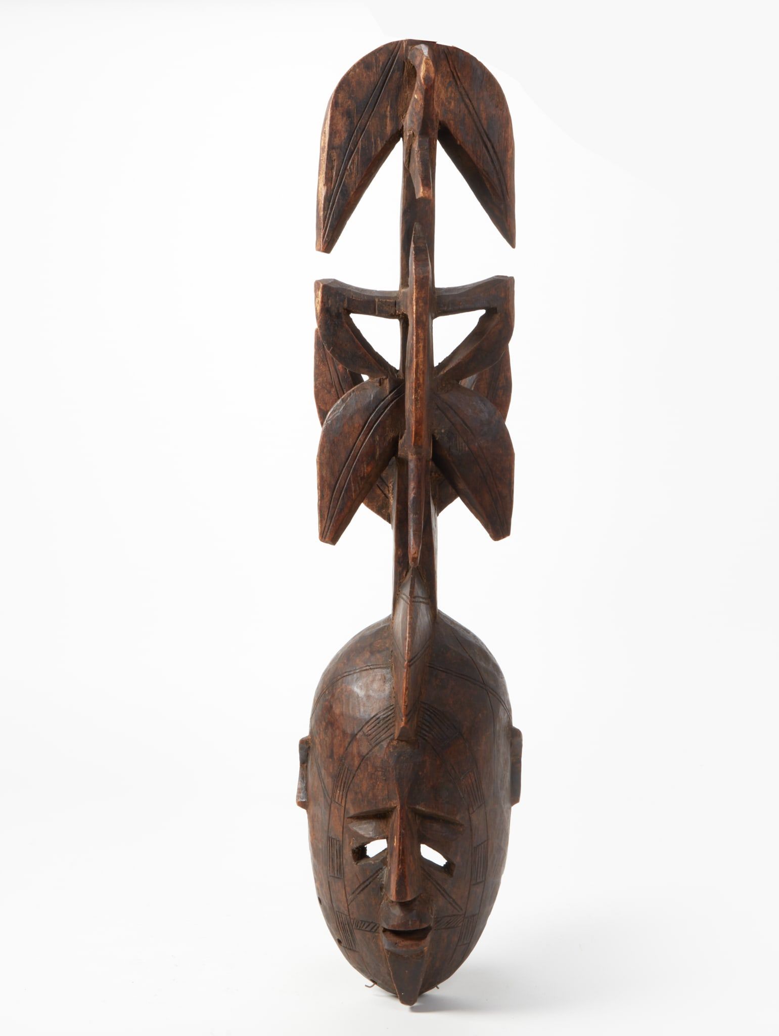 AN AFRICAN TRIBAL CARVED WOOD MASK  2fb2b23