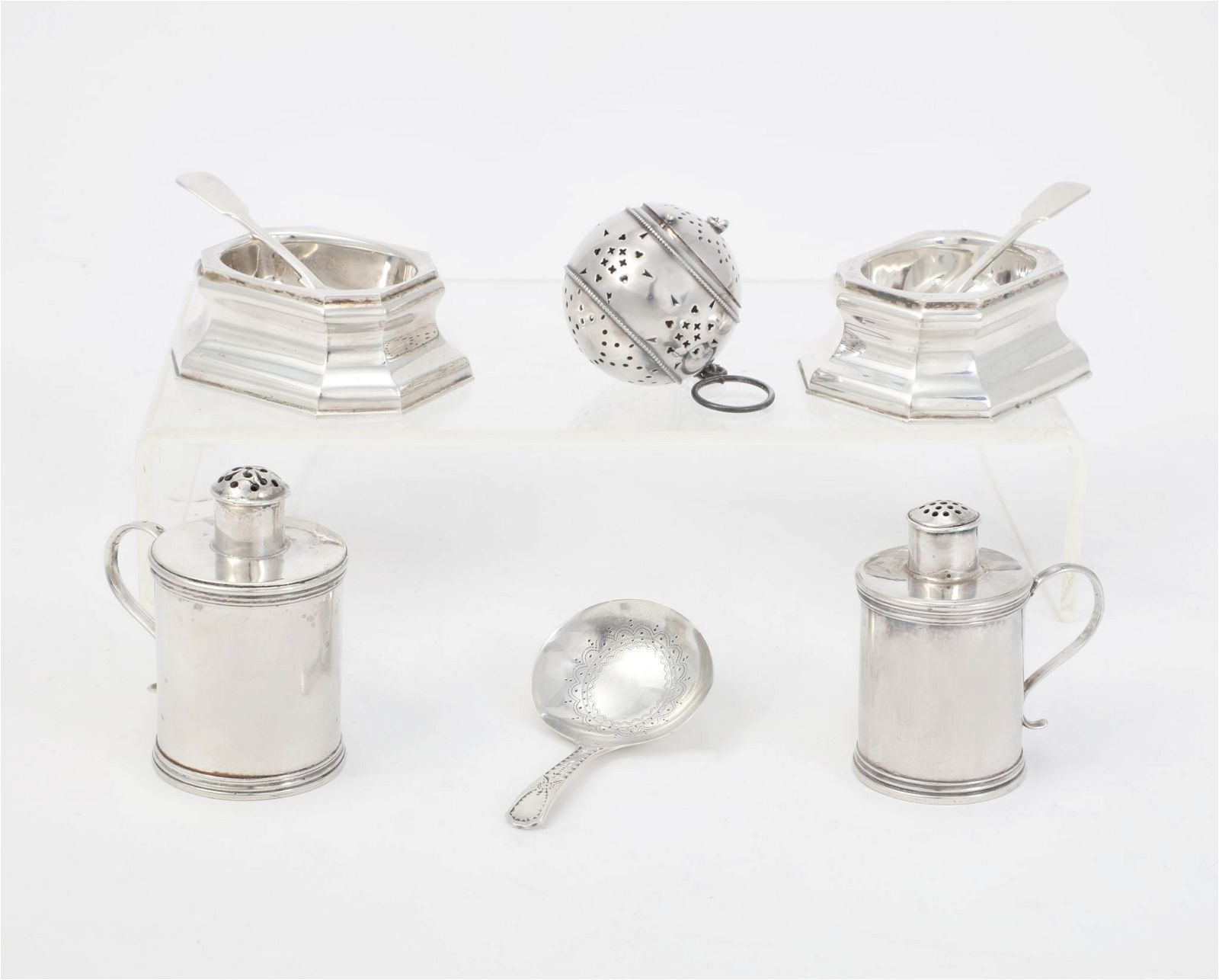 A SEVEN PIECE GROUP OF SILVER TABLEWAREA