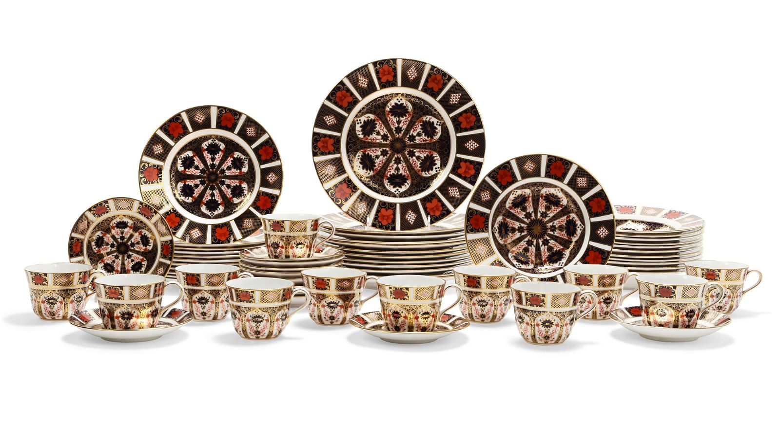 A ROYAL CROWN DERBY OLD IMARI  DINNER