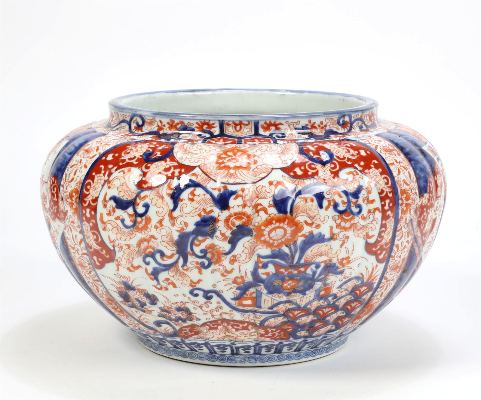 A LARGE IMARI STYLE PORCELAIN JARDINIEREA 2fb2eaf