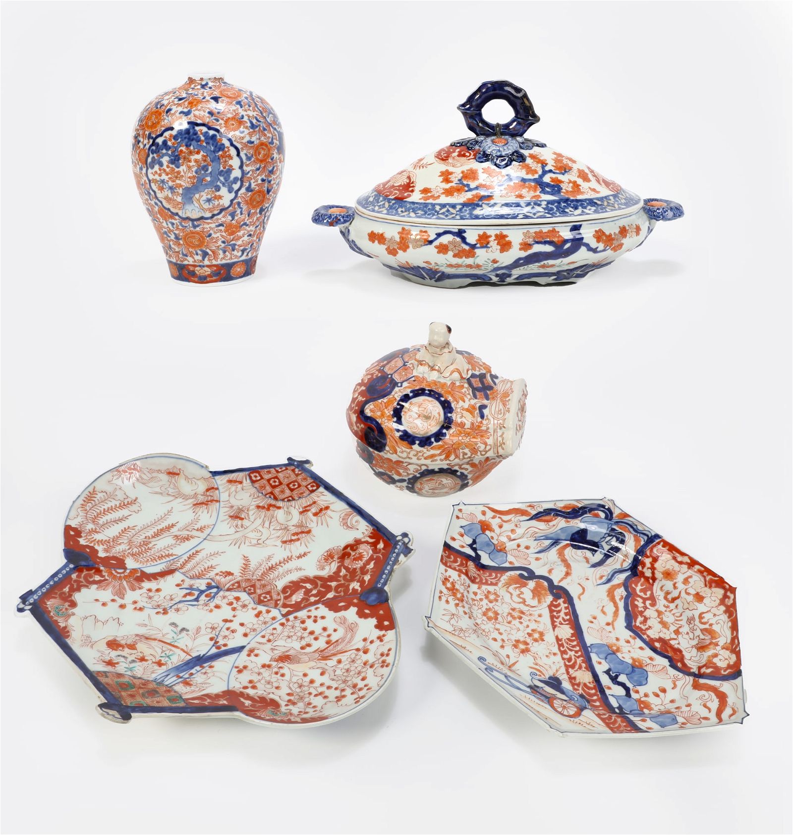 FIVE IMARI PORCELAIN ARTICLESFive 2fb2fe8