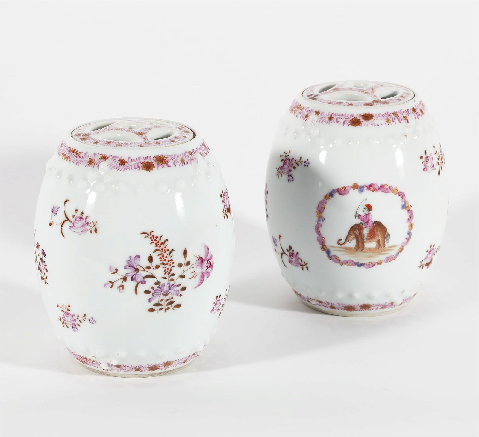 A PAIR OF CHINESE EXPORT PORCELAIN 2fb304d