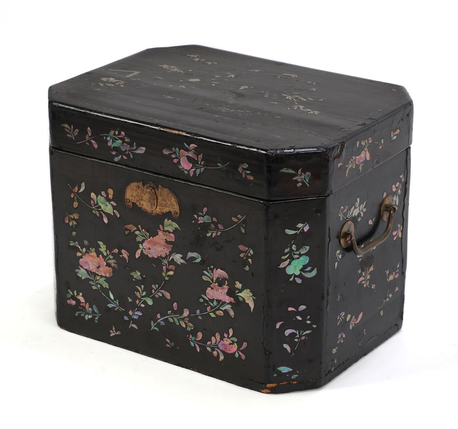 A CHINESE PAINT DECORATED BLACK 2fb30e7