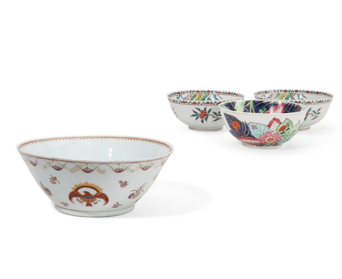 A GROUP OF FOUR PORCELAIN BOWLSA 2fb30b1