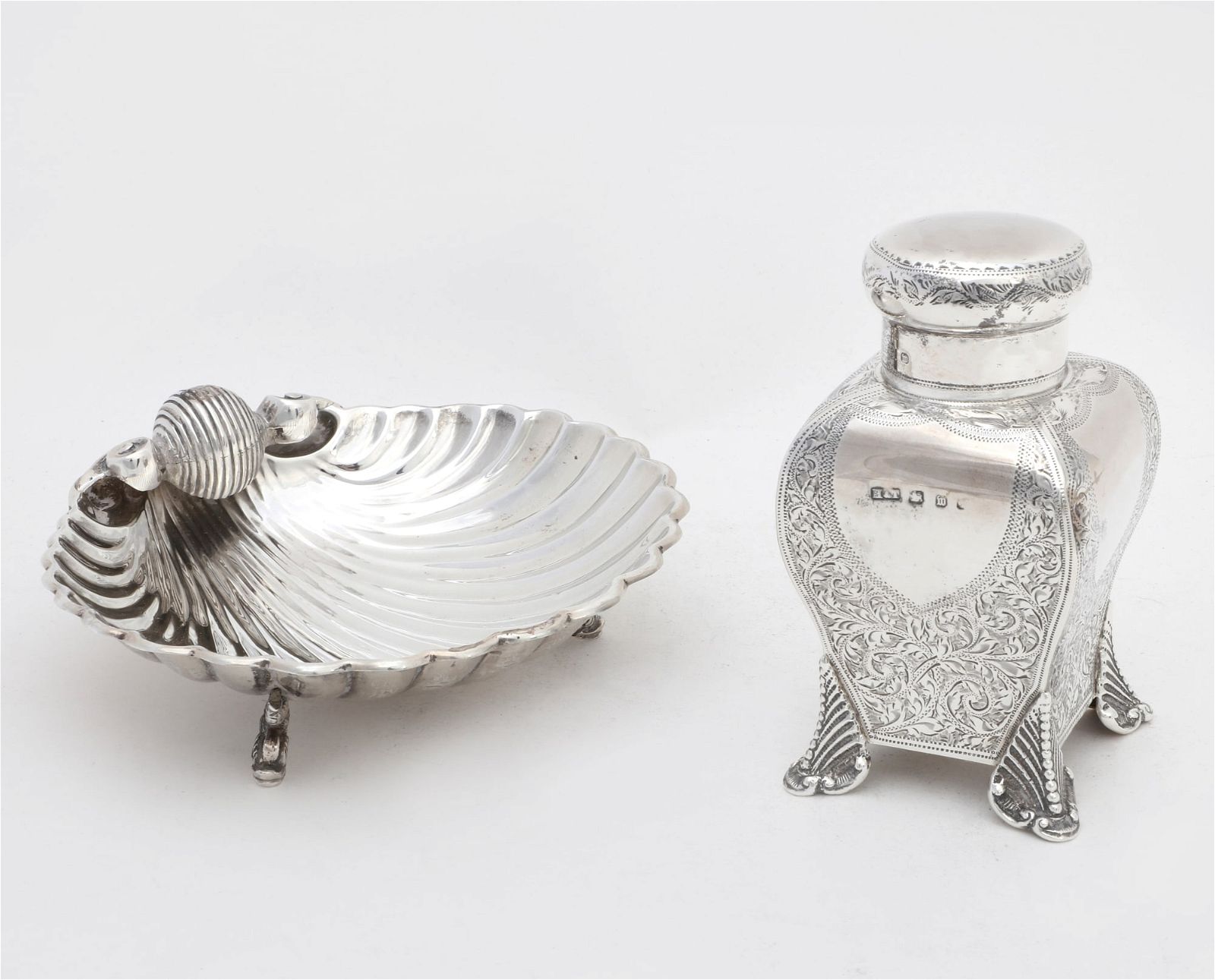 TWO STERLING SILVER TABLE DECORATIONSTwo 2fb32d7