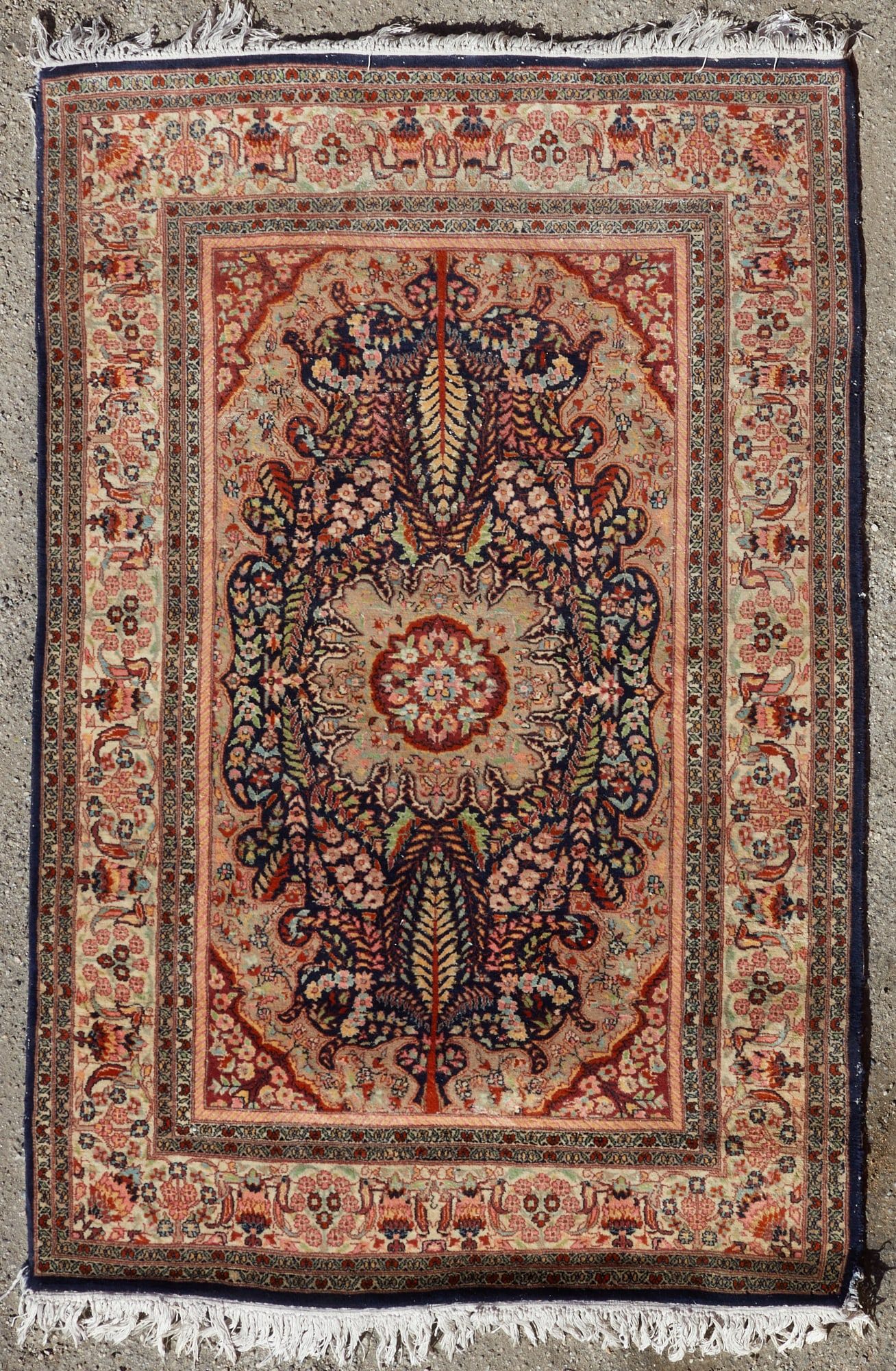 AN INDO TABRIZ RUGAn Indo Tabriz 2fb3330