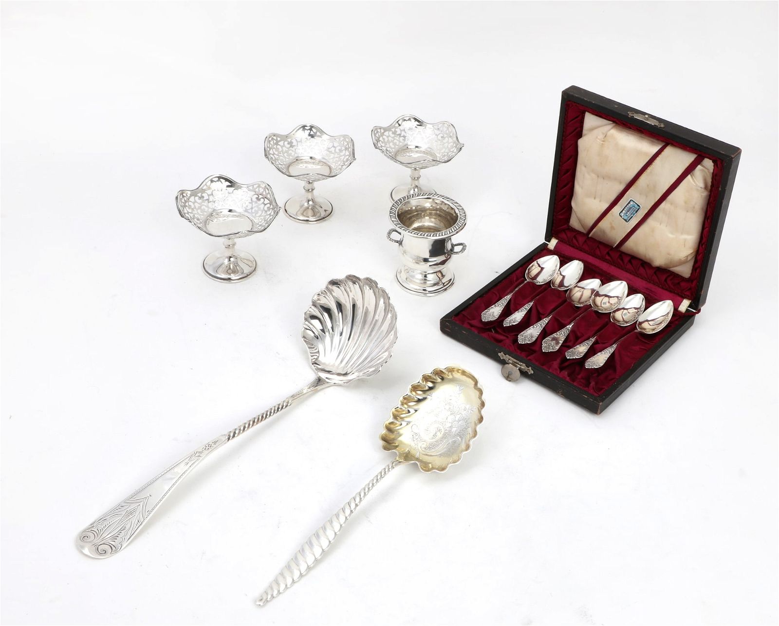 A GROUP OF INTERNATIONAL SILVER TABLEWAREAn