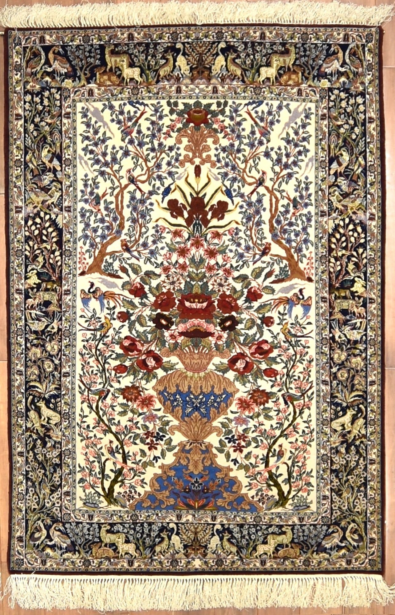 AN ISFAHAN RUGAn Isfahan rugdimensions 2fb34af