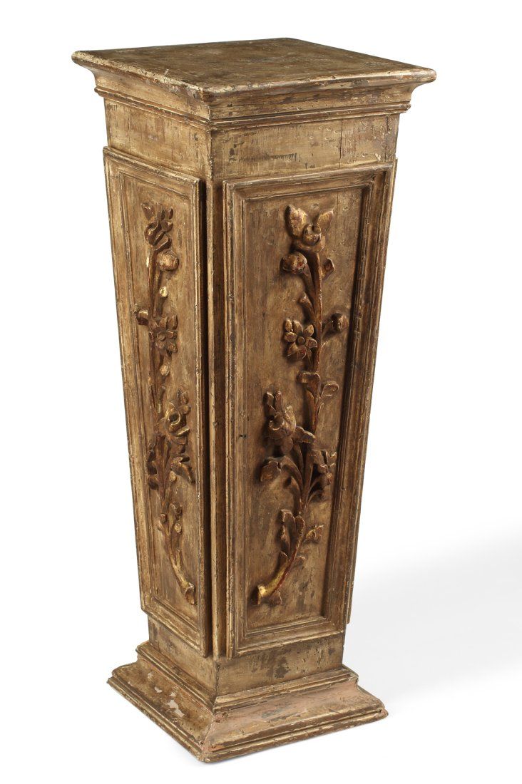 A NEOCLASSICAL STYLE PAINT DECORATED 2fb35ae