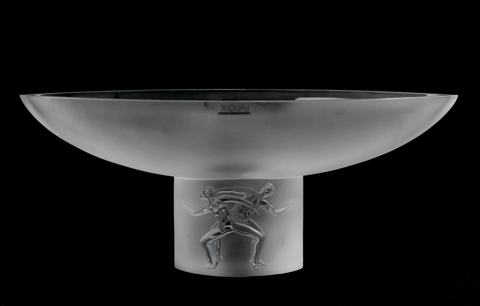 A LALIQUE GLASS CENTERPIECE BOWL: MEMPHISA