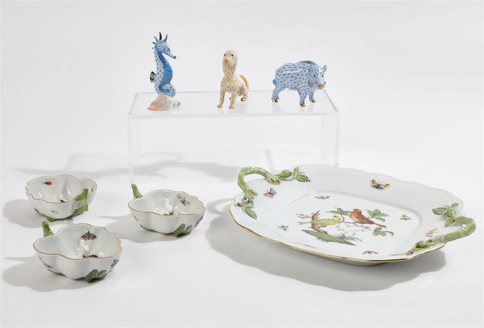 A GROUP OF HEREND PORCELAIN ARTICLESA 2fb373e