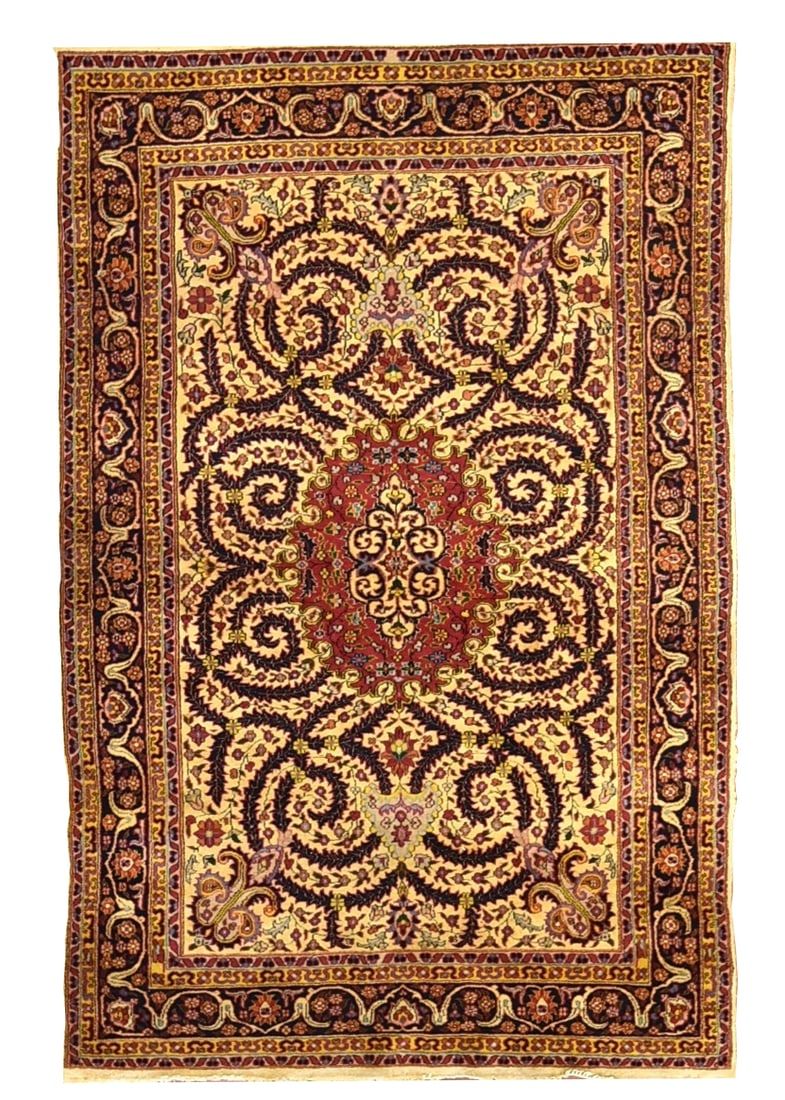 AN EAST PERSIAN RUG EARLY 20TH 2fb37ea