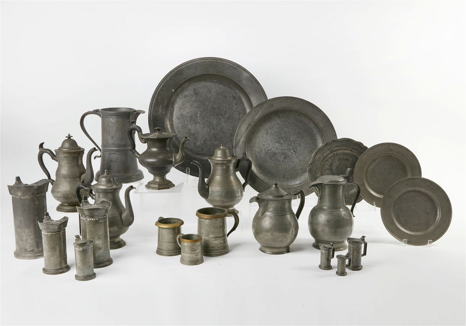 A GROUP OF INTERNATIONAL PEWTER 2fb3800