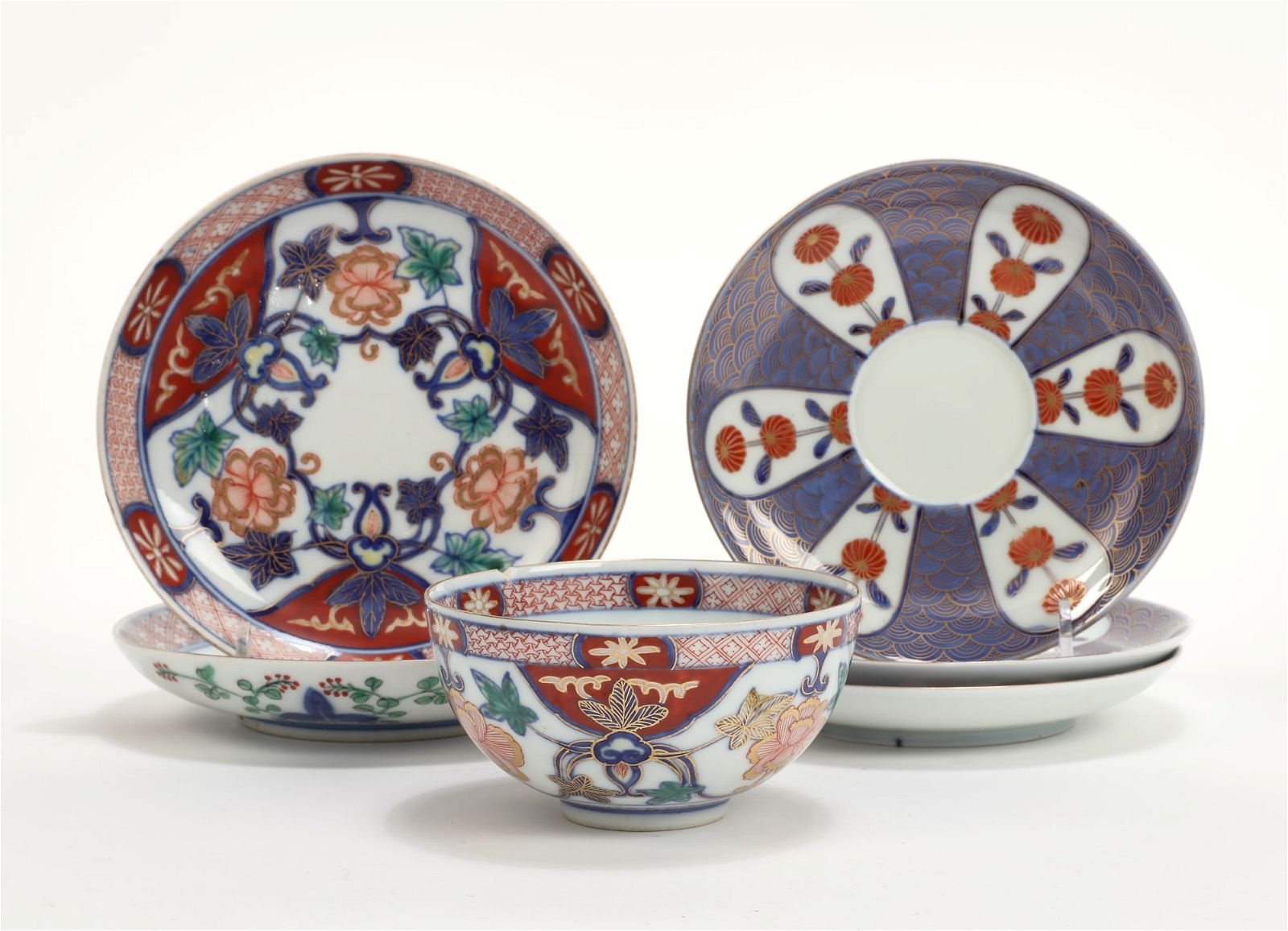 A GROUP OF SIX IMARI TYPE PORCELAINSA 2fb3882