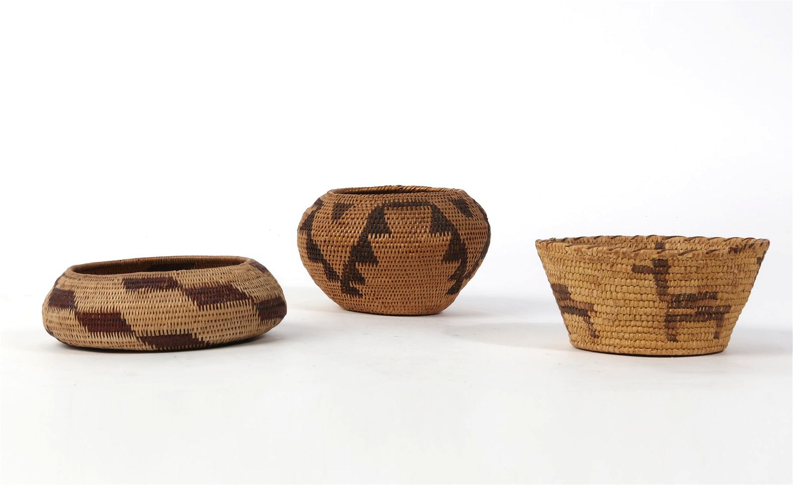 THREE NATIVE AMERICAN WOVEN BASKETRY 2fb3962