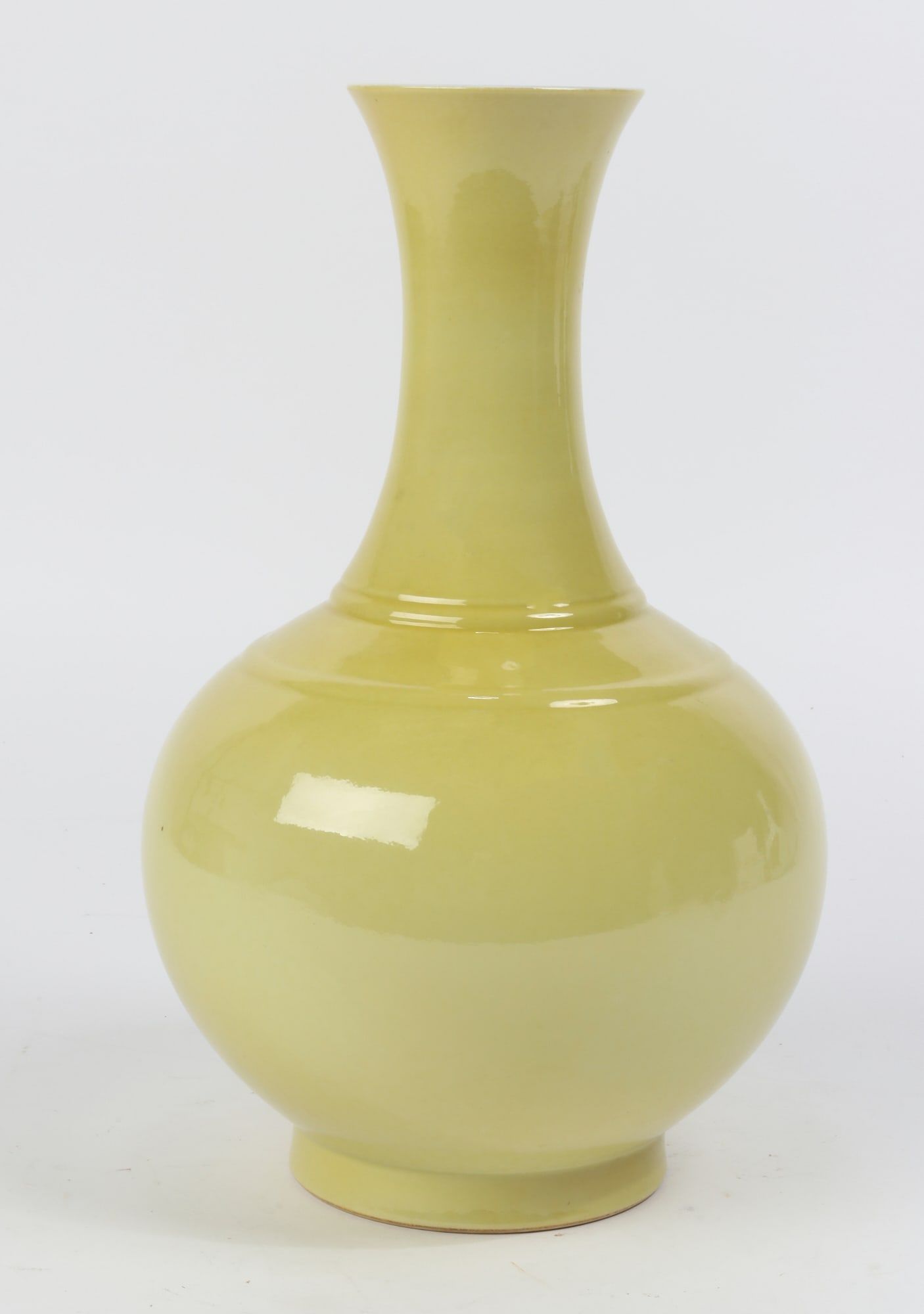 A LARGE CHINESE YELLOW PORCELAIN 2fb397f