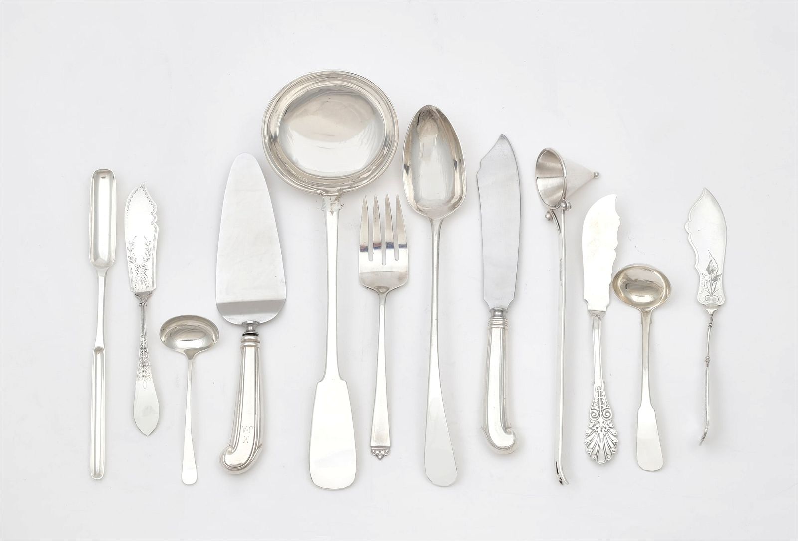 A TWELVE PIECE GROUP OF SILVER 2fb39a0