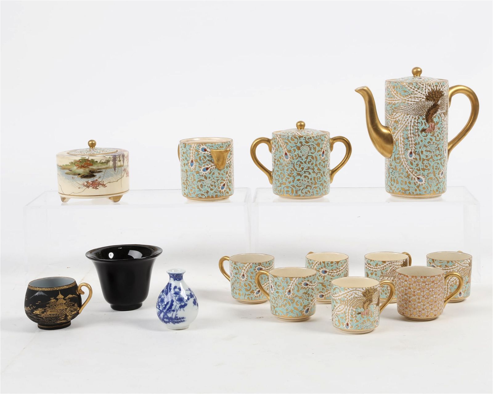 A GROUP OF FOURTEEN ASIAN PORCELAIN 2fb3a97