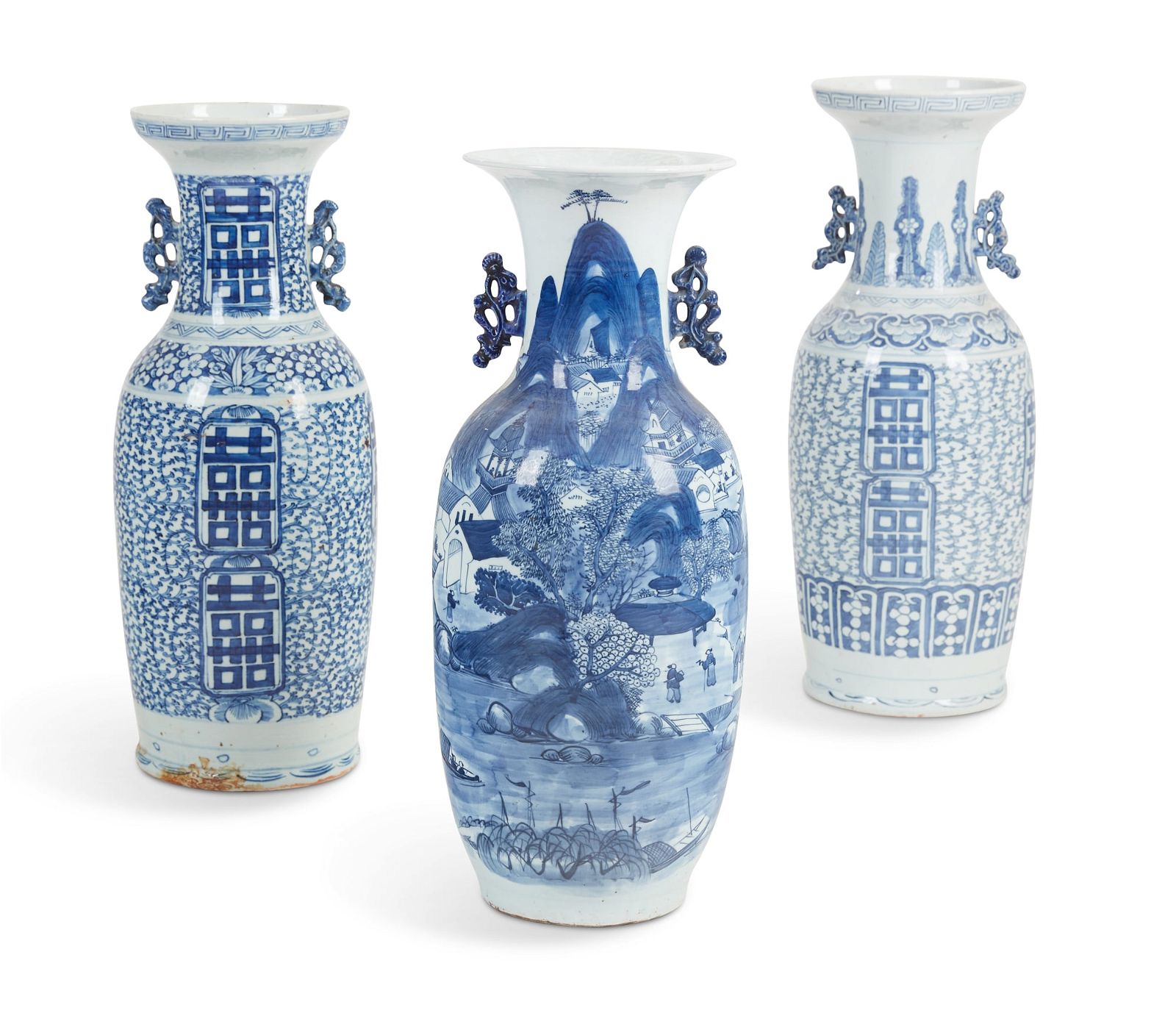 THREE CHINESE BLUE AND WHITE PORCELAIN 2fb3c1a