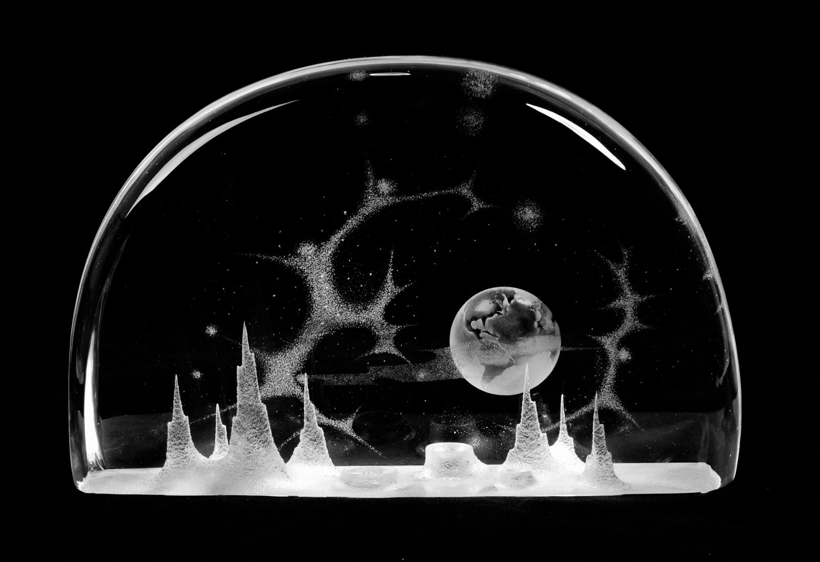 A STEUBEN GLASS SCULPTURE: MOUNTAINS