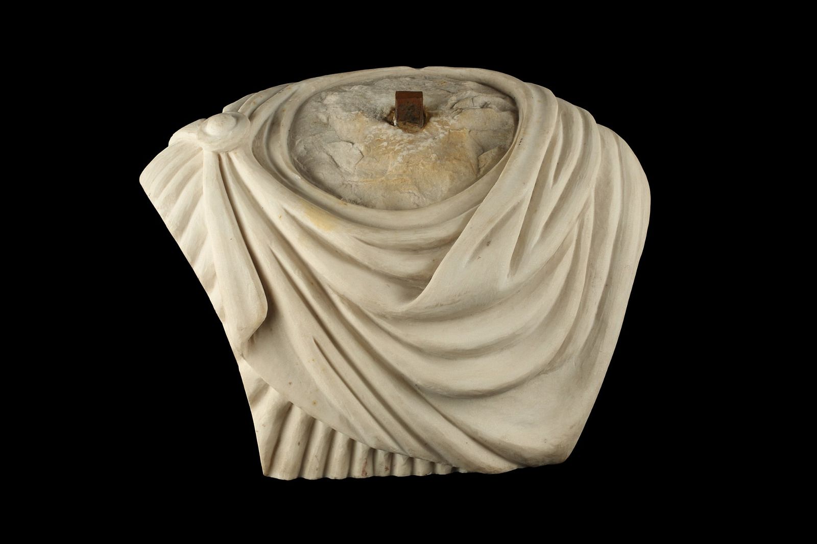 A GRAND TOUR STYLE CARVED MARBLE 2fb3dfa