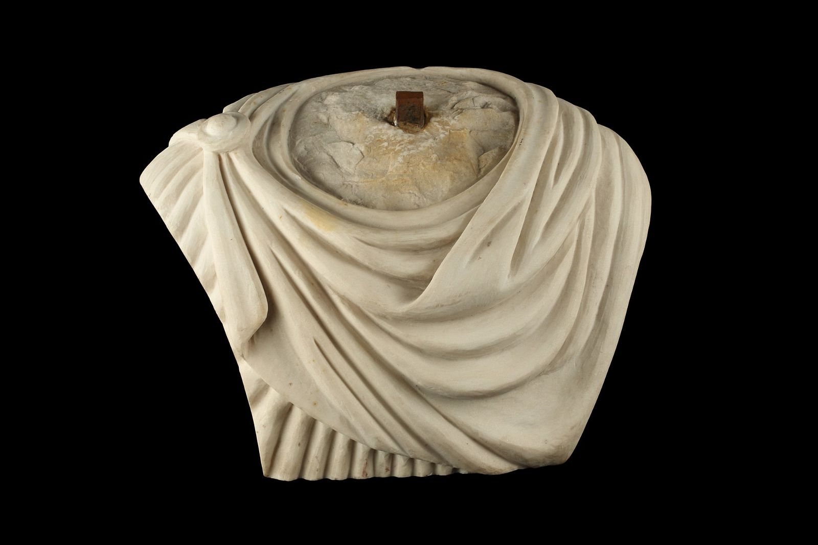 A GRAND TOUR STYLE CARVED MARBLE TORSOA