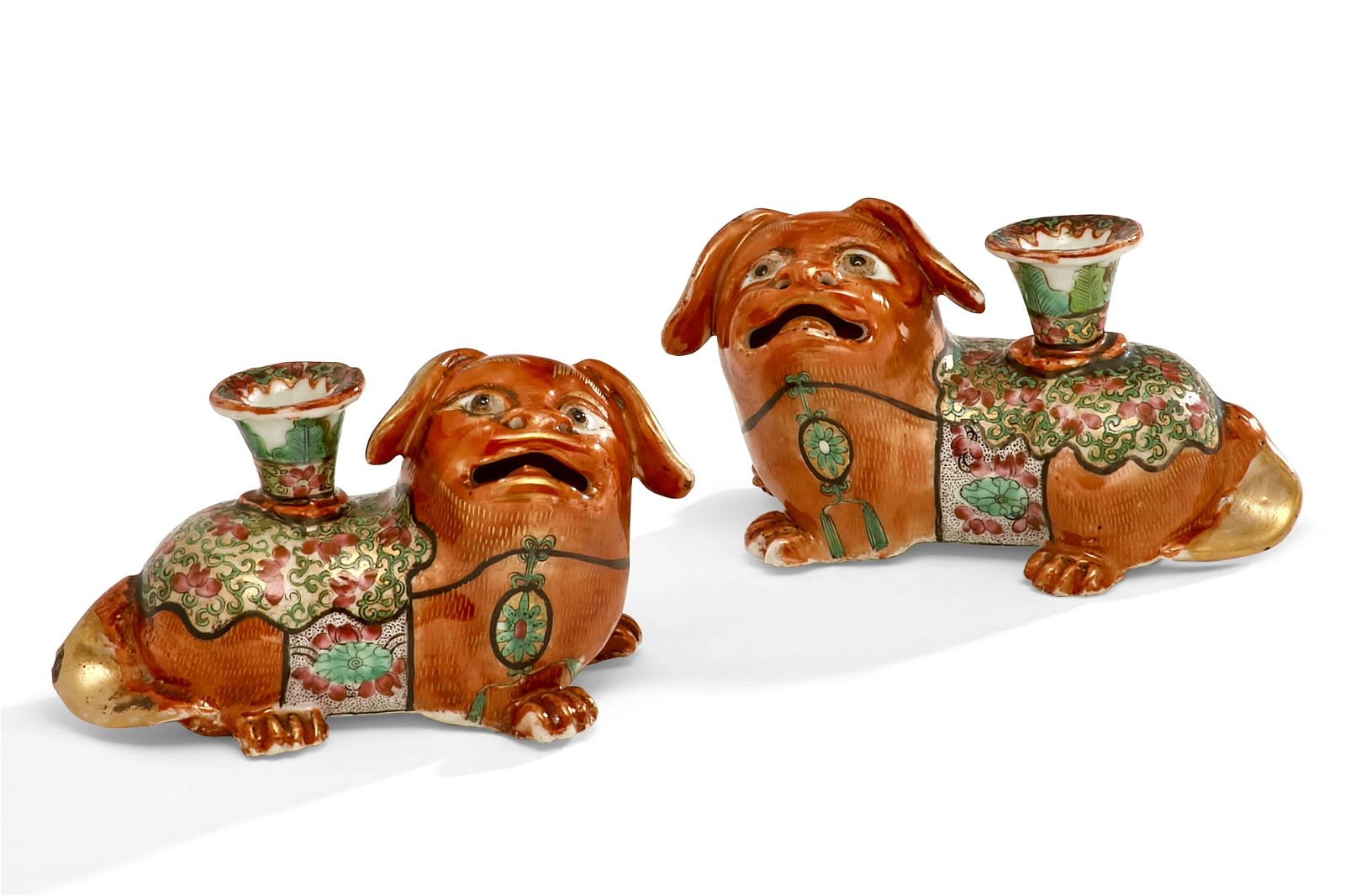 A PAIR OF CHINESE EXPORT LION DOG CANDLE