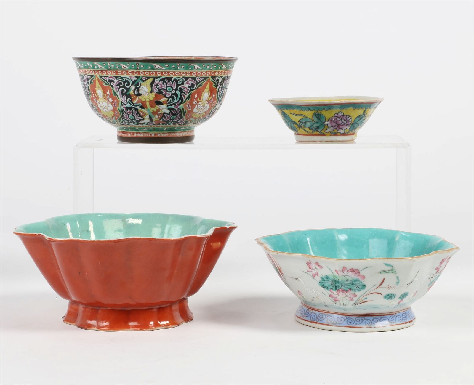 FOUR ASIAN PORCELAIN FOOTED BOWLSFour