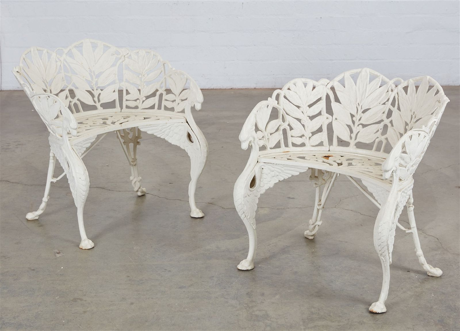A PAIR OF WHITE PAINTED CAST IRON 2fb4107