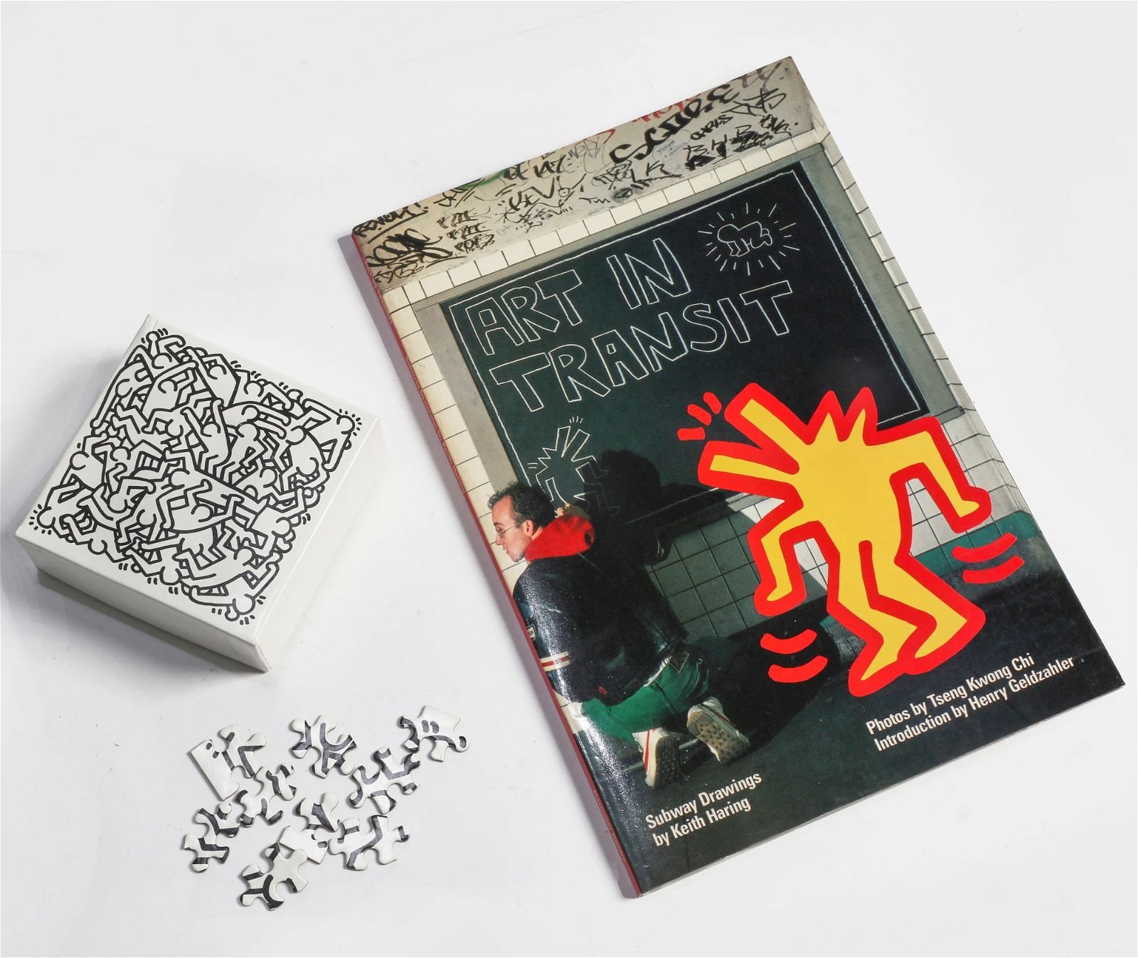 A KEITH HARING BOOK AND JIGSAW 2fb4235