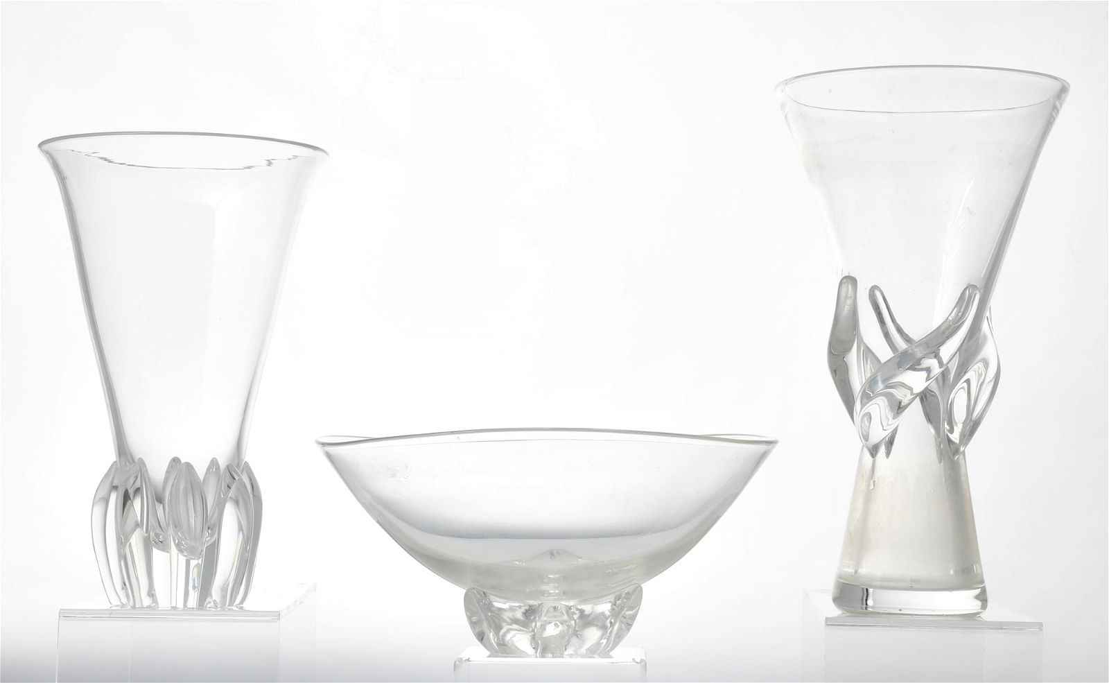 A GROUP OF THREE STEUBEN GLASS 2fb437a