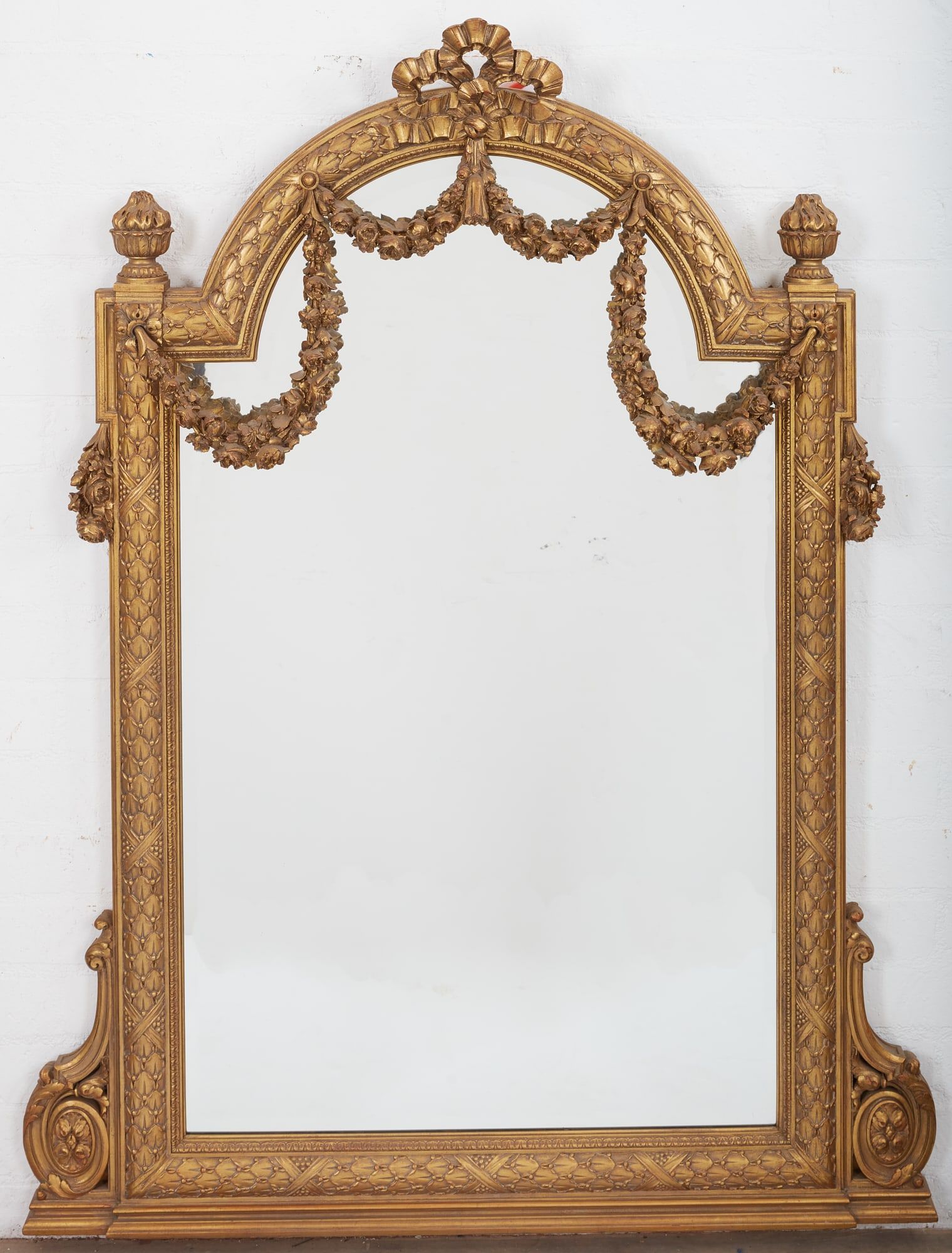 A LOUIS XVI STYLE GILTWOOD AND GESSO