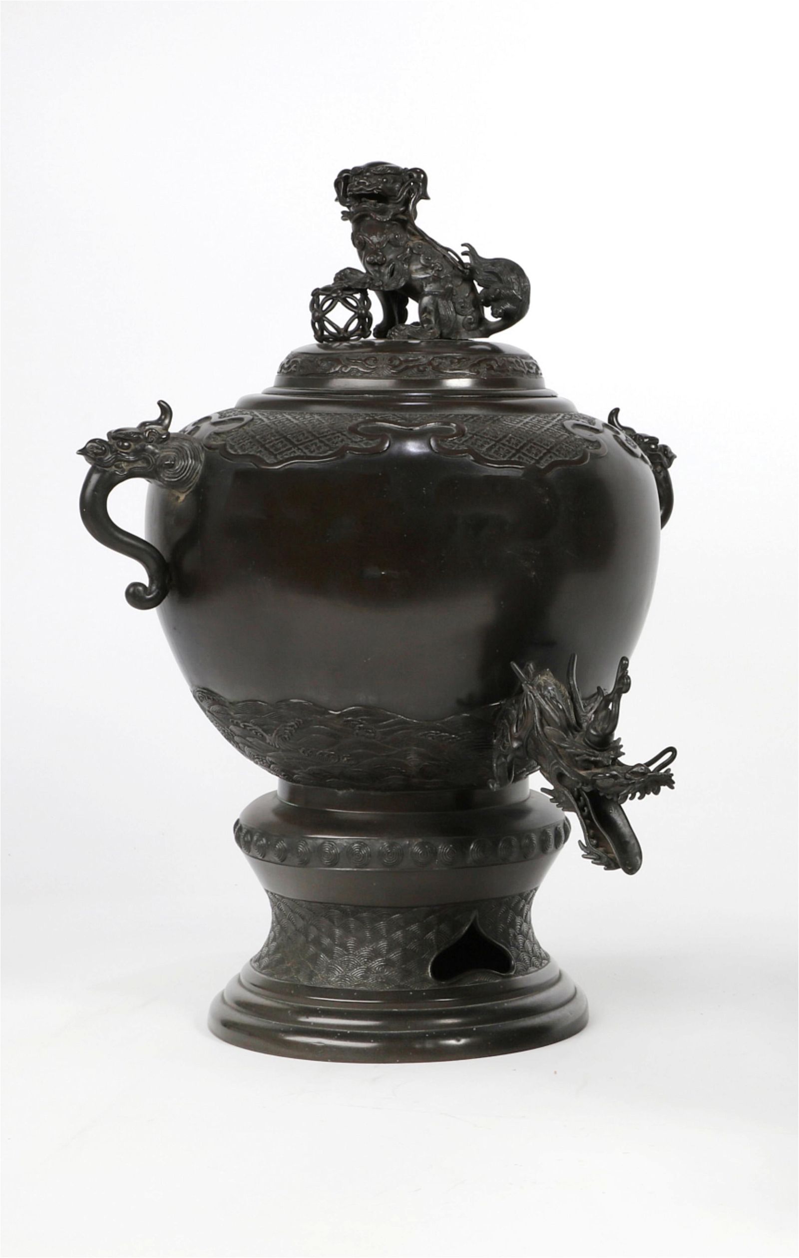 A LARGE JAPANESE BRONZE DRAGON 2fb4351