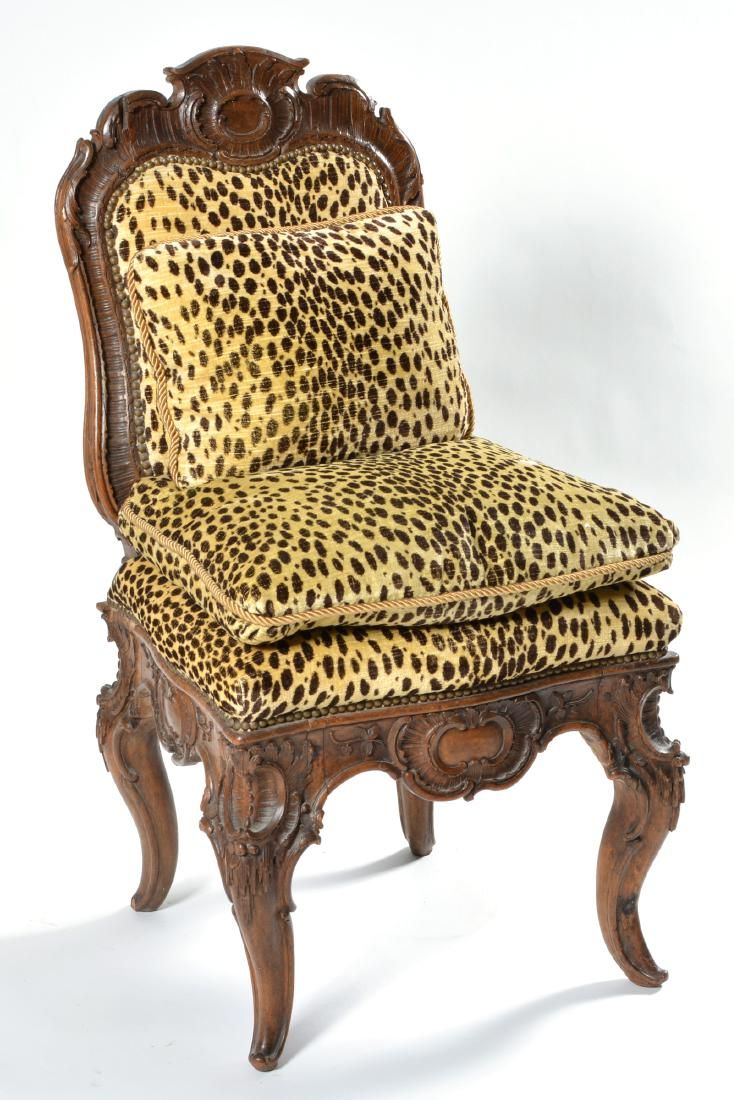 FRENCH CARVED WALNUT SIDECHAIR  3d1991