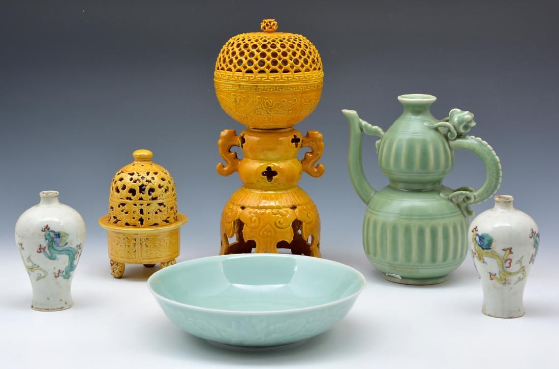 LOT OF CHINESE PORCELAINChinese 3d19de