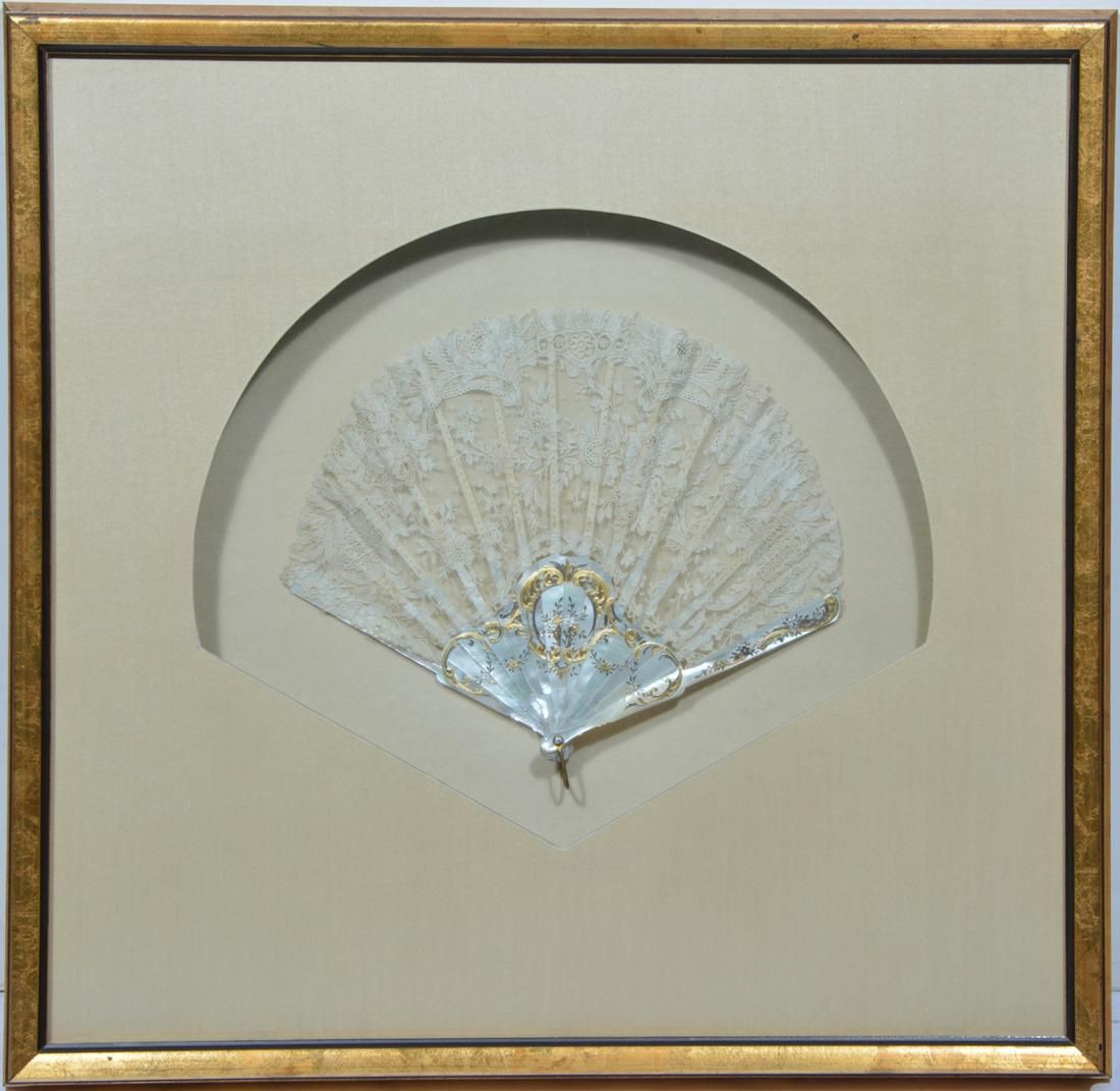 LACE MOTHER OF PEARL FAN GILT 3d1b58