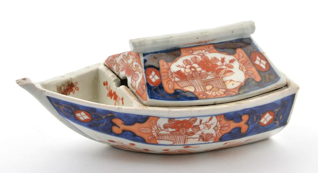 JAPANESE IMARI SERVING COVERED 3d1d2a