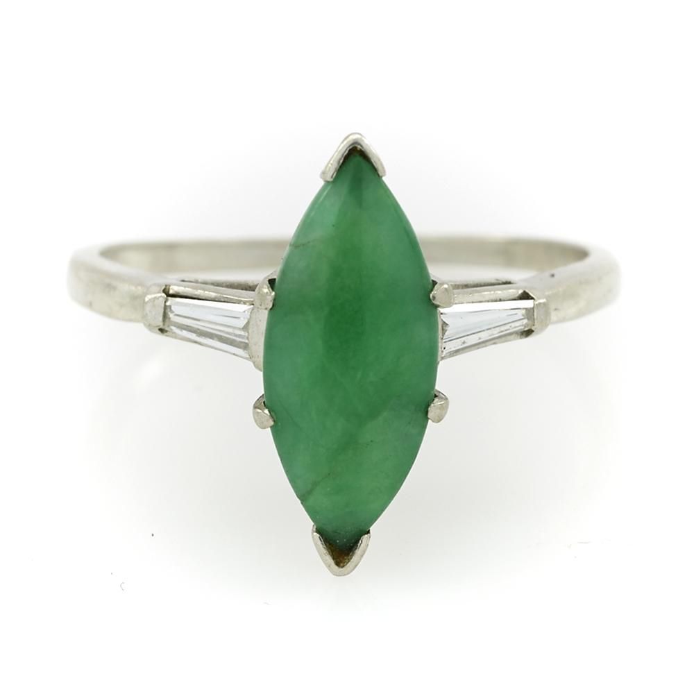 PLATINUM JADE AND DIAMOND RING Platinum  3d1dd5