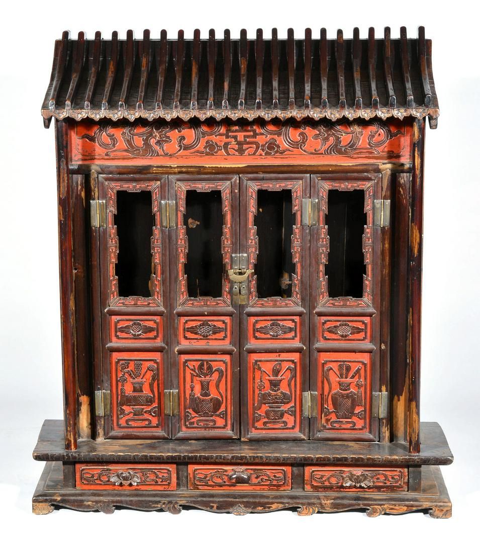 ASIAN SHRINE 19TH C WITH FOLDING 3d1e51