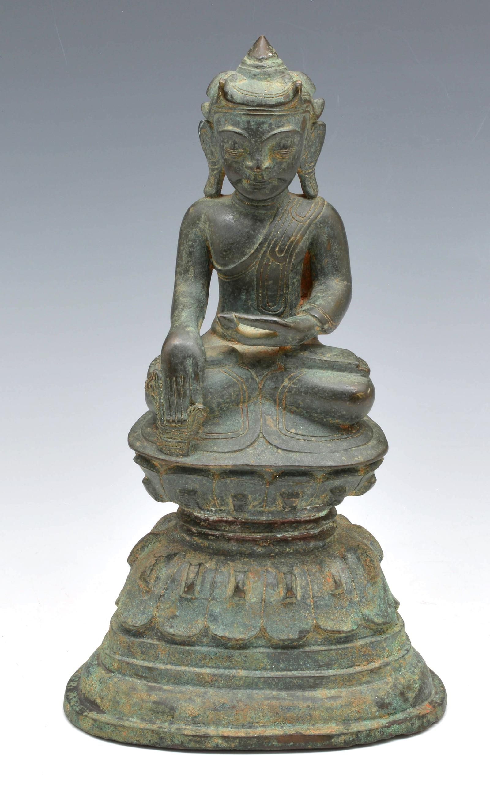 EARLY BRONZE SEATED BUDDHAEarly 3d1e53