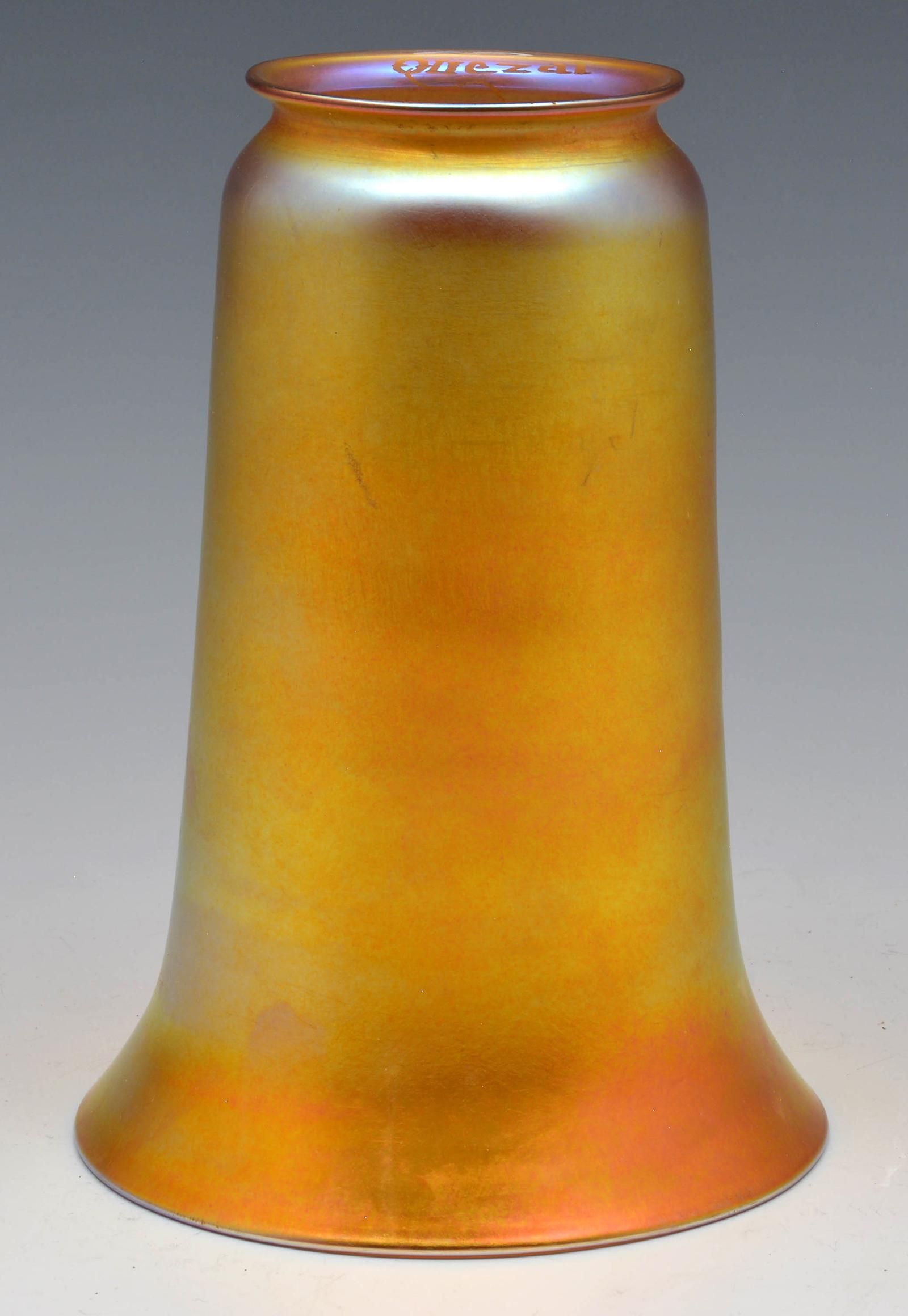 QUEZAL GOLD IRIDESCENT ART GLASS