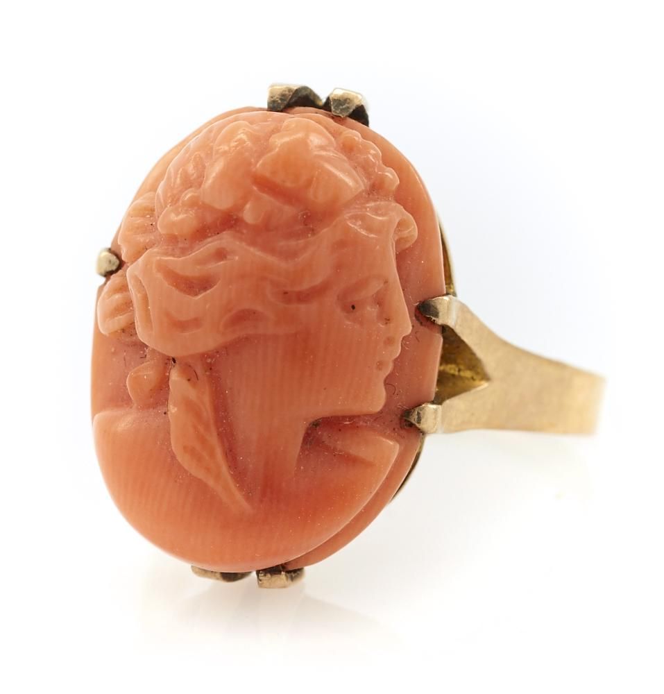 10K YELLOW GOLD CARVED CORAL CAMEO