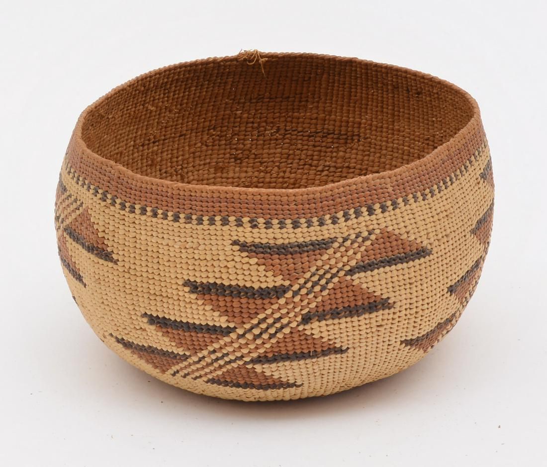 KARUK NATIVE AMERICAN SMALL BASKET 3d20f7