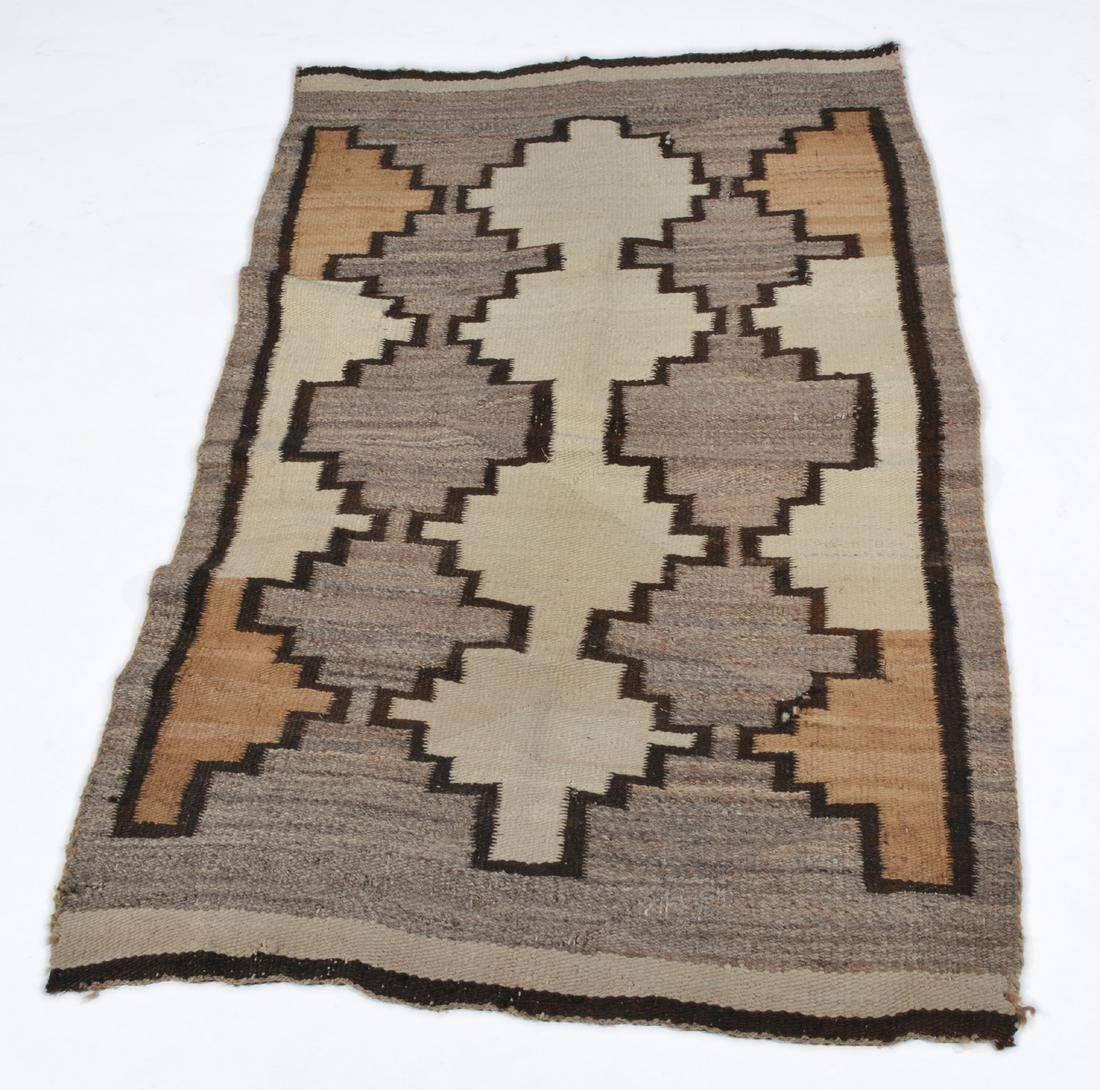 NAVAJO CRYSTAL AREA RUG LATE 19TH 3d2102