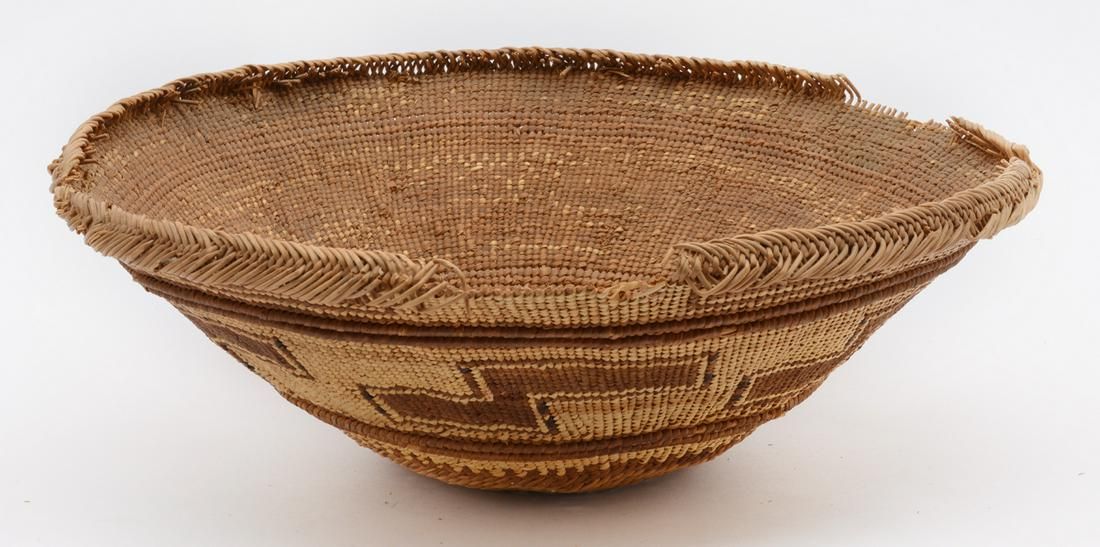 YUROK NATIVE AMERICAN HOPPER BASKETYurok