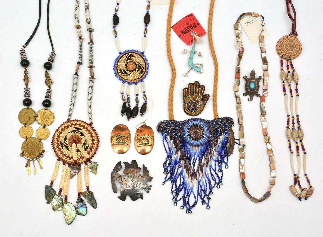 NATIVE AMERICAN BEADWORK NECKLACES 3d218e