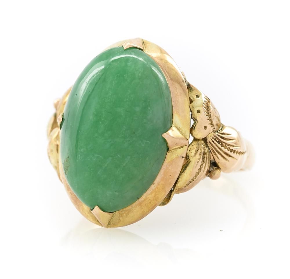 14K YELLOW GOLD AND JADE RING WITH 3d21f0